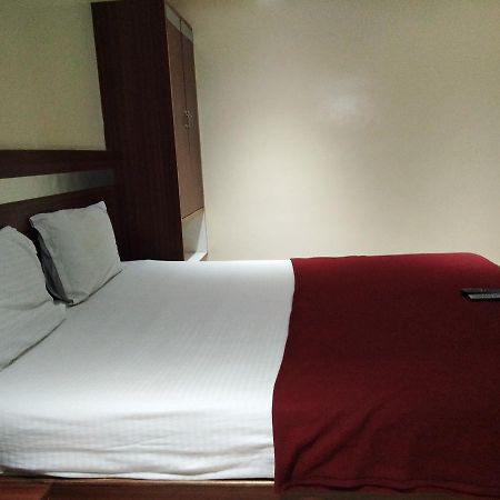 Hotel Adarsh Residency Тирупати Екстериор снимка