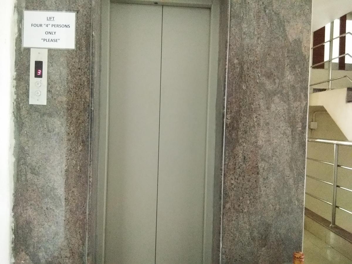 Hotel Adarsh Residency Тирупати Екстериор снимка