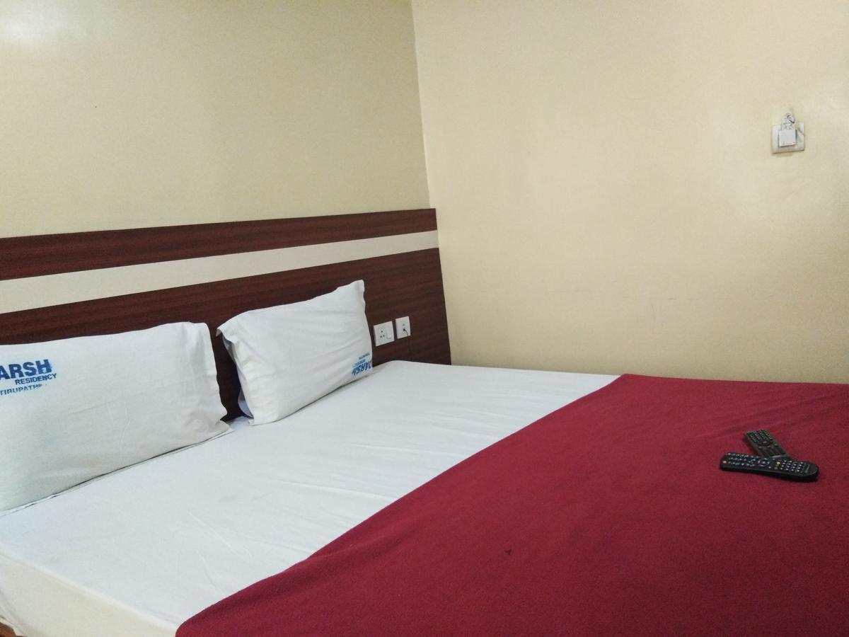 Hotel Adarsh Residency Тирупати Екстериор снимка