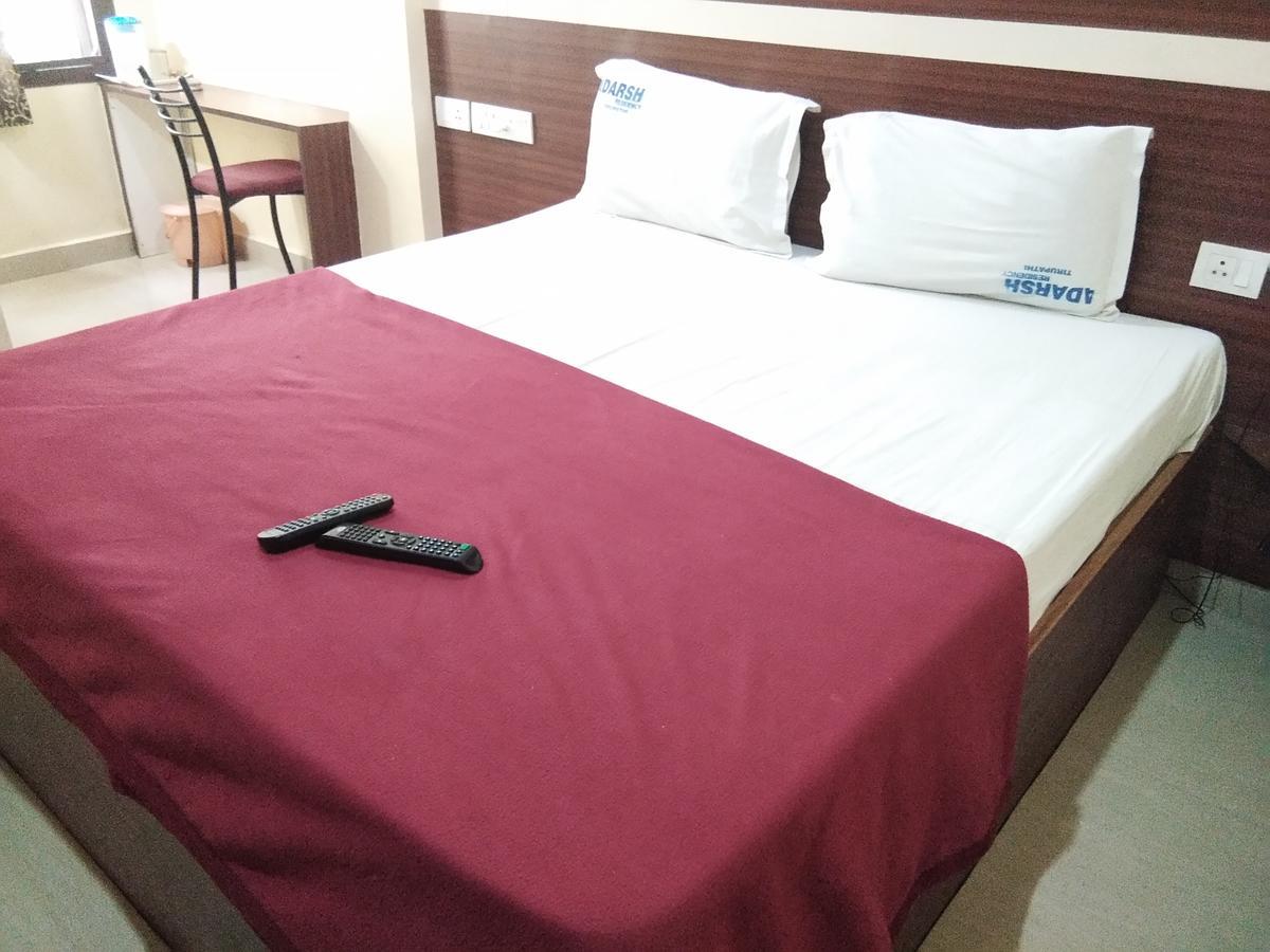 Hotel Adarsh Residency Тирупати Екстериор снимка